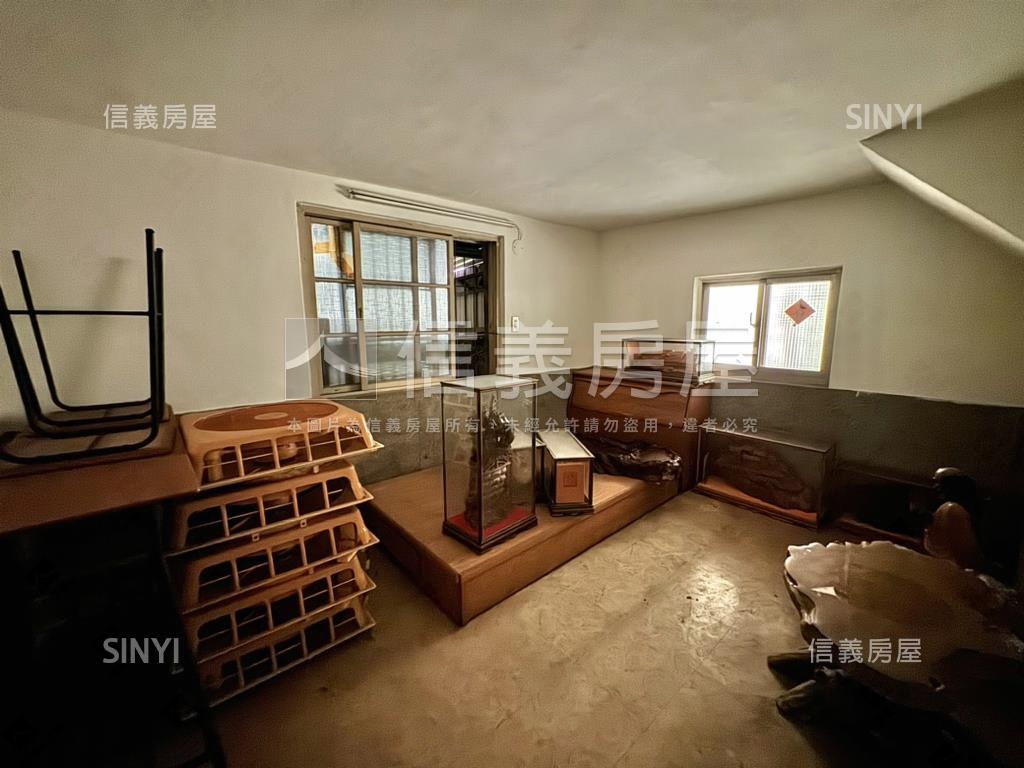 近雙軌正街邊間透天房屋室內格局與周邊環境