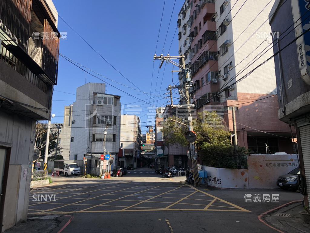 潭子臨路電梯４房別墅房屋室內格局與周邊環境