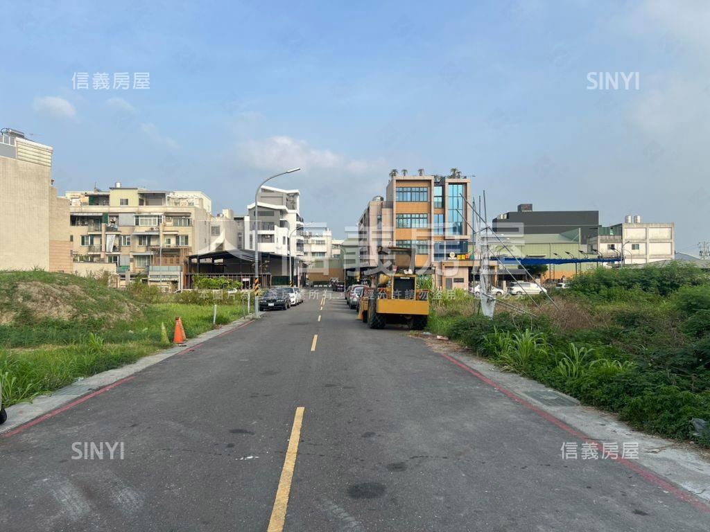 仁德交流道寬２４米乙工地房屋室內格局與周邊環境