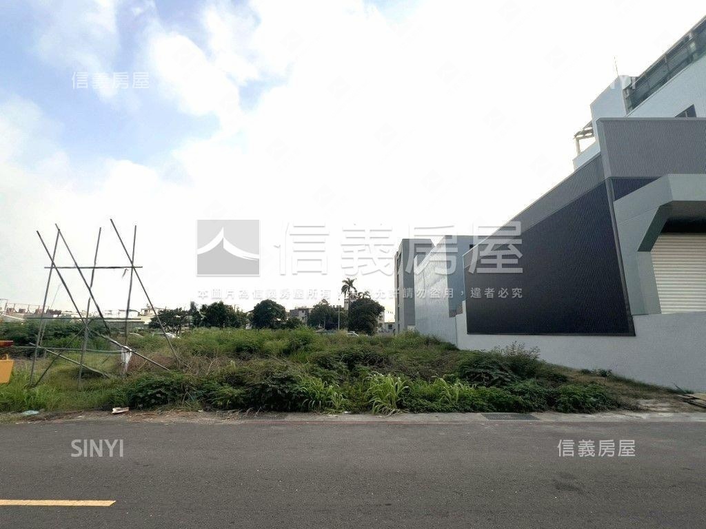 仁德交流道寬２４米乙工地房屋室內格局與周邊環境