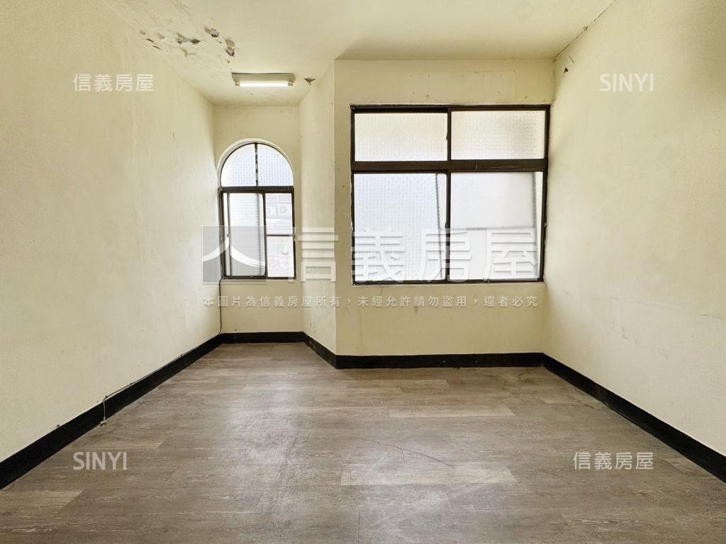 澄清湖正路騎樓低總價透天房屋室內格局與周邊環境