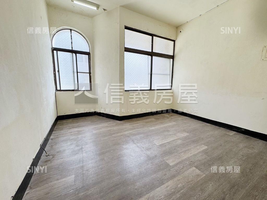 澄清湖正路騎樓低總價透天房屋室內格局與周邊環境