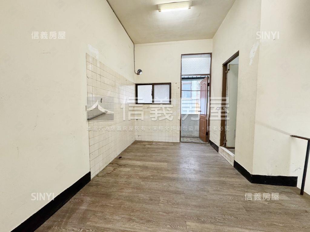澄清湖正路騎樓低總價透天房屋室內格局與周邊環境