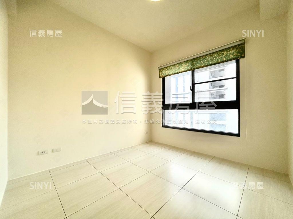 世紀．鑫城４房平面車位房屋室內格局與周邊環境