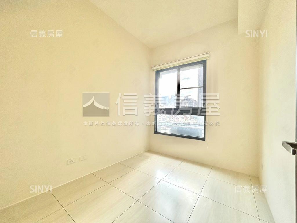 世紀．鑫城４房平面車位房屋室內格局與周邊環境