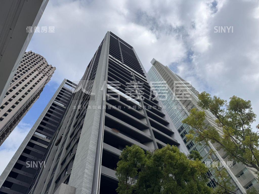 七期市政高樓兩房平車房屋室內格局與周邊環境