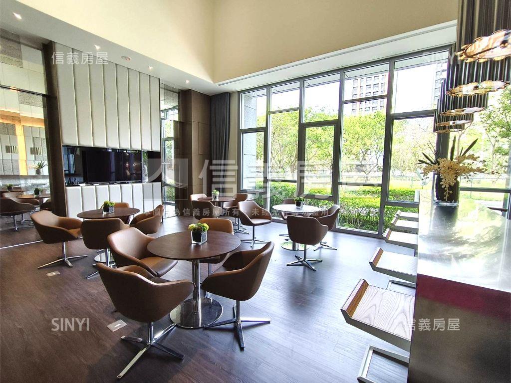 專任近高鐵．站前兩房車位房屋室內格局與周邊環境