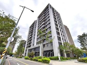 專任近高鐵．站前兩房車位