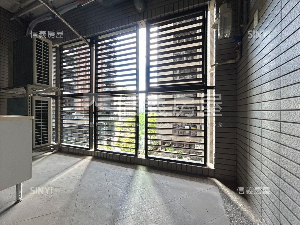 皇苑世紀館雙平車房屋室內格局與周邊環境