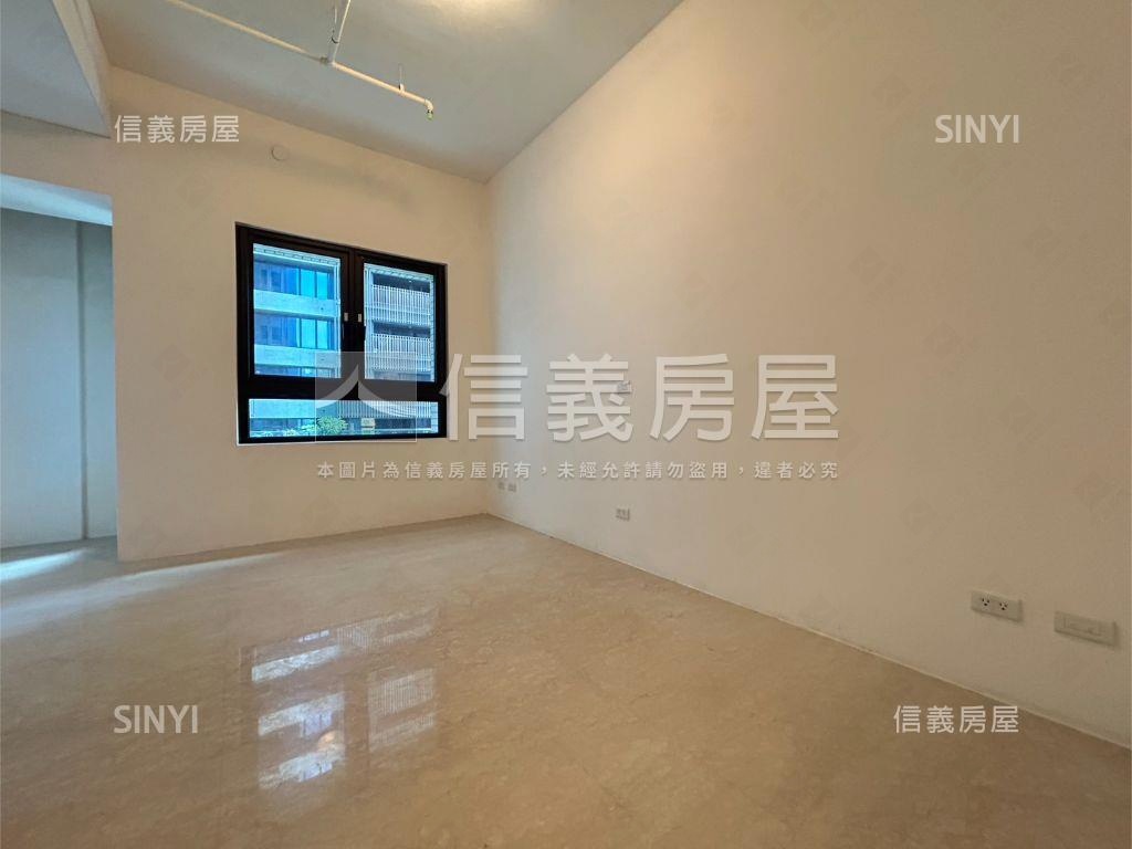皇苑世紀館雙平車房屋室內格局與周邊環境