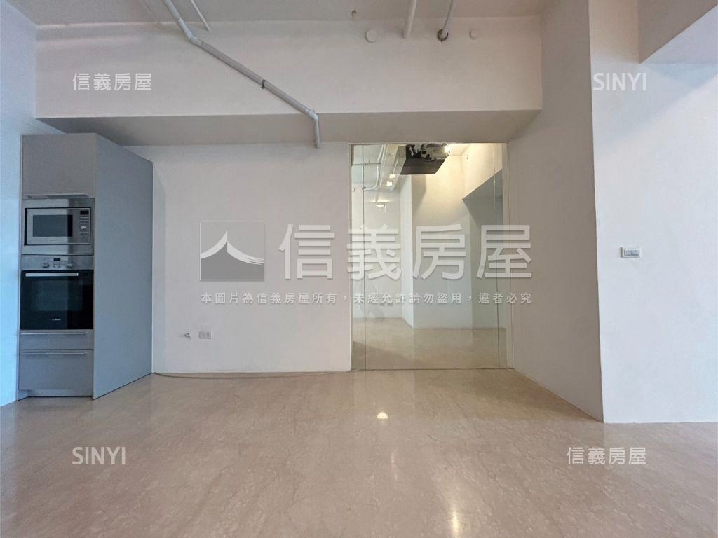 皇苑世紀館雙平車房屋室內格局與周邊環境