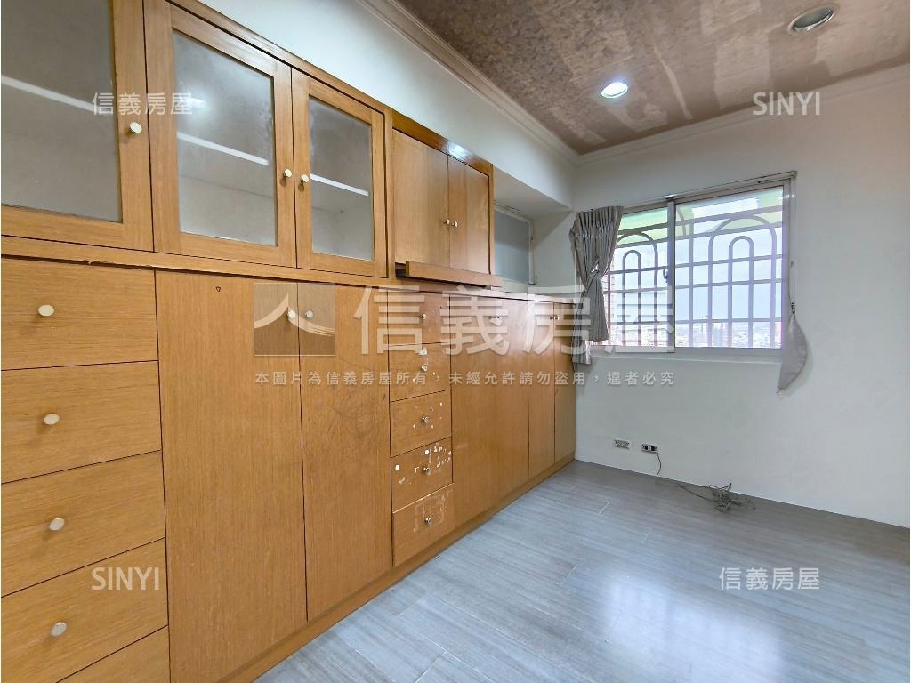 五甲第一三房平車房屋室內格局與周邊環境