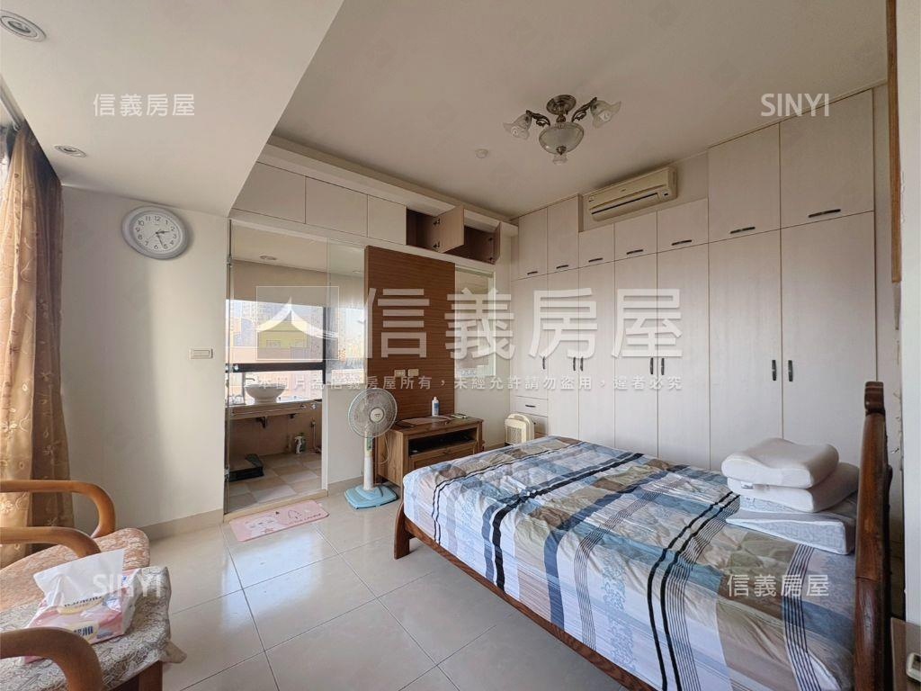 煙波行館邊間大四房車位房屋室內格局與周邊環境