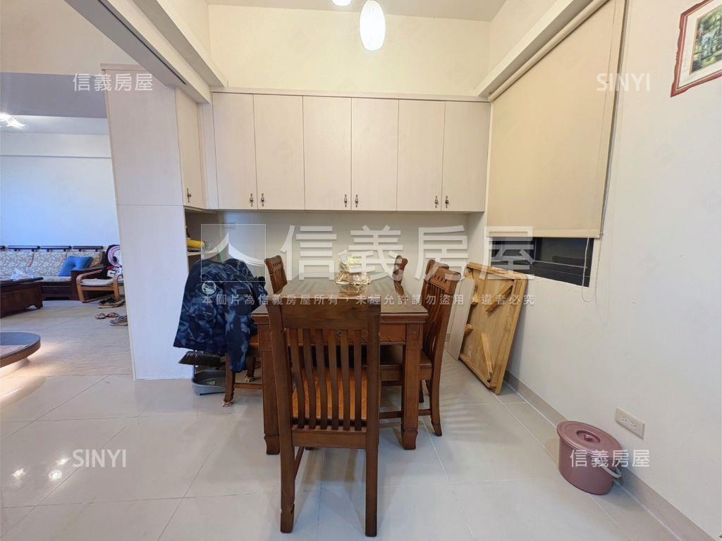 煙波行館邊間大四房車位房屋室內格局與周邊環境