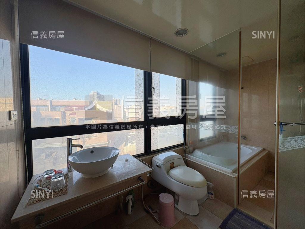 煙波行館邊間大四房車位房屋室內格局與周邊環境