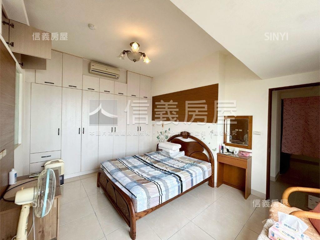 煙波行館邊間大四房車位房屋室內格局與周邊環境