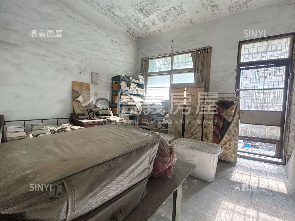 楠梓近捷運正街透天房屋室內格局與周邊環境