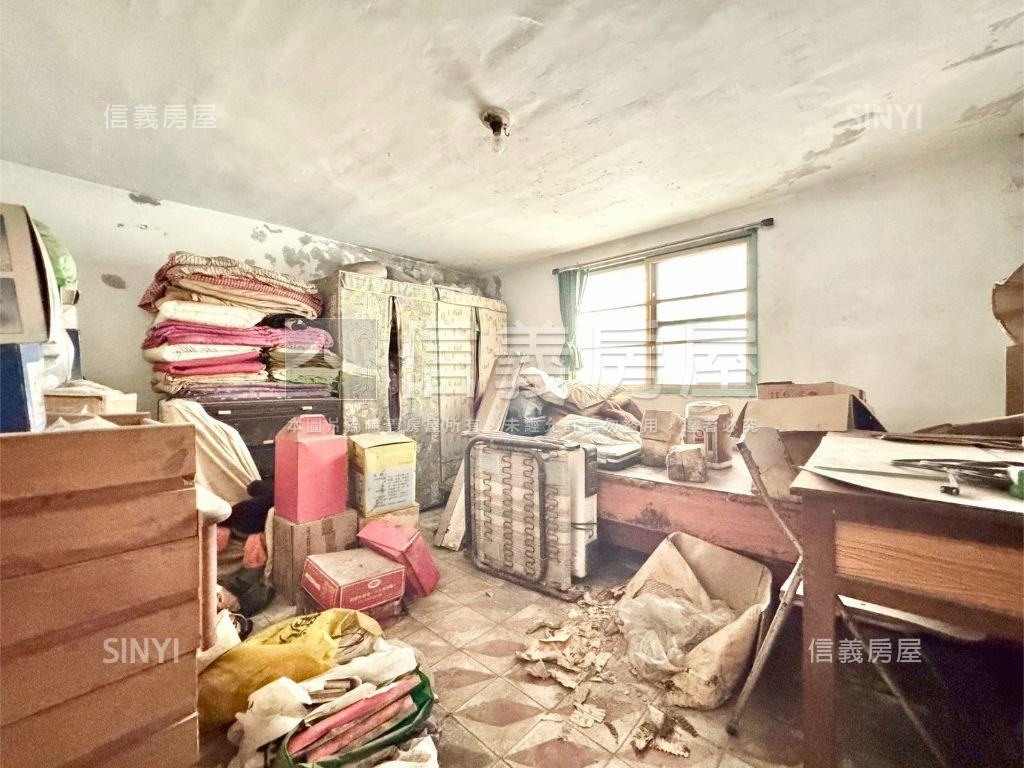 楠梓近捷運正街透天房屋室內格局與周邊環境