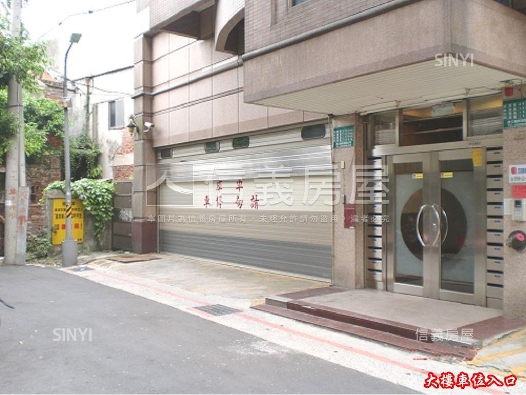 近中山捷運站車位房屋室內格局與周邊環境