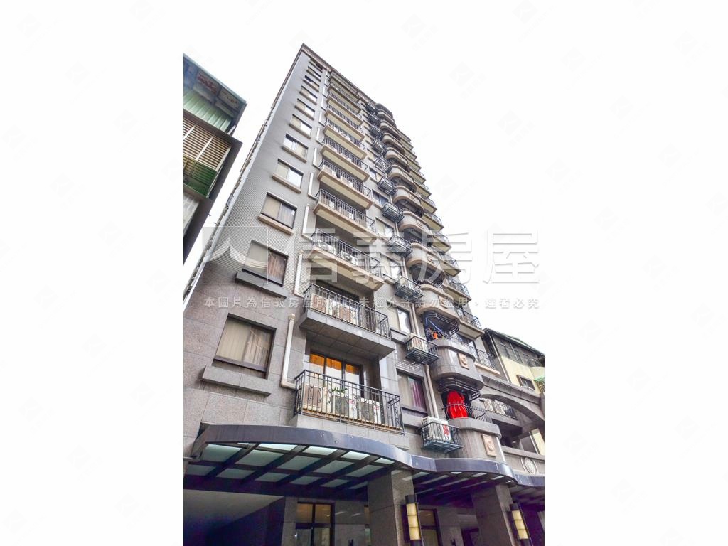 高峰會優質三房車位房屋室內格局與周邊環境