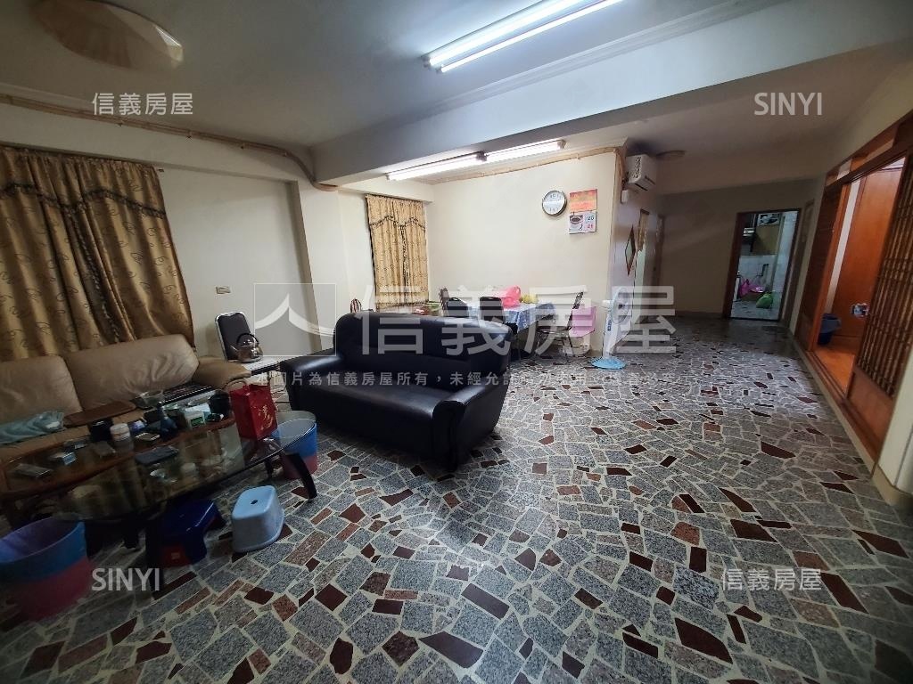 菜寮捷運青春公寓二樓房屋室內格局與周邊環境