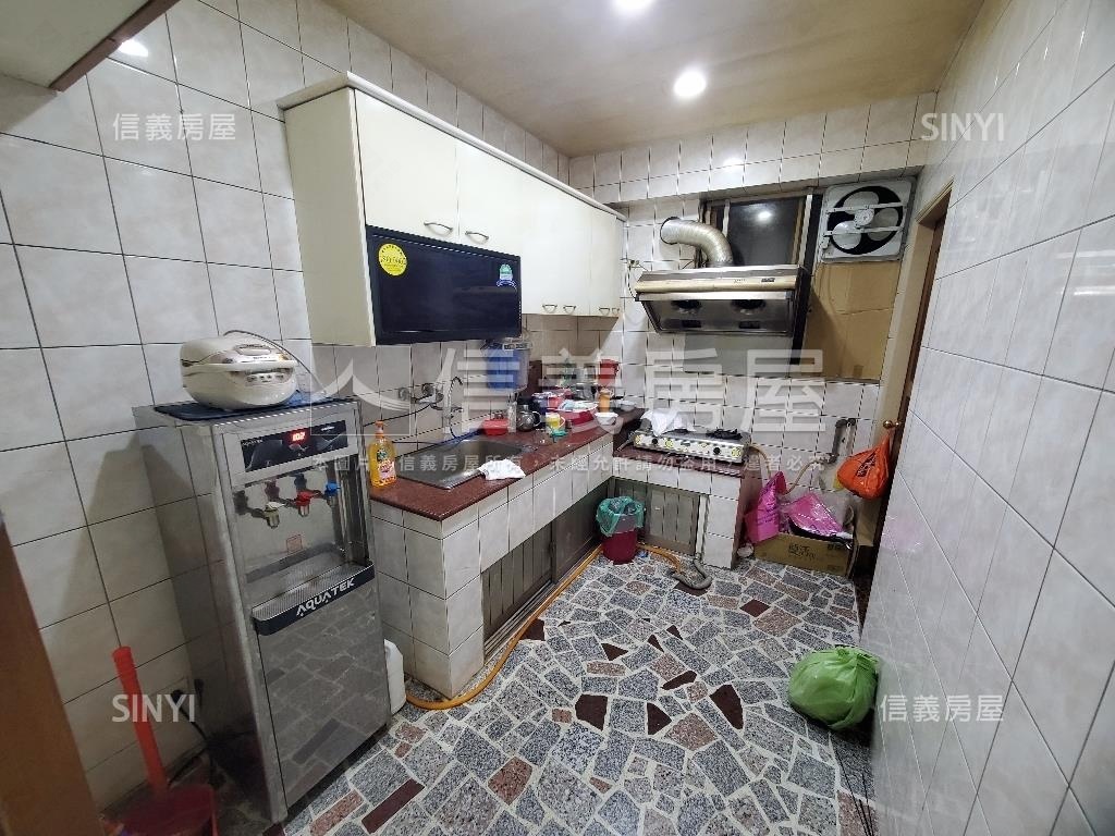 菜寮捷運青春公寓二樓房屋室內格局與周邊環境