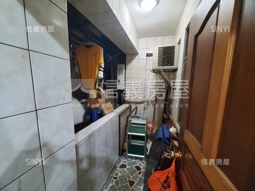 菜寮捷運青春公寓二樓房屋室內格局與周邊環境