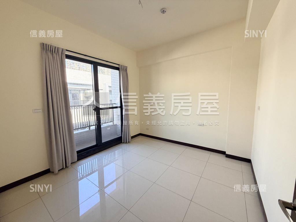 南科萊茵河全新四套雙車墅房屋室內格局與周邊環境