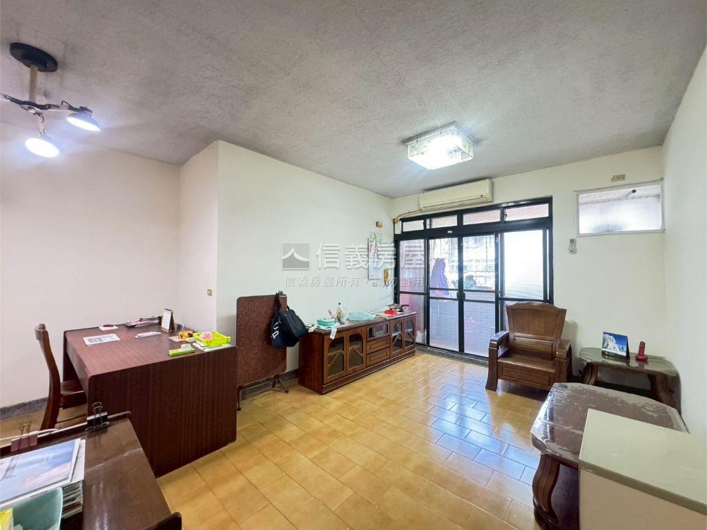市區方正公寓３樓房屋室內格局與周邊環境
