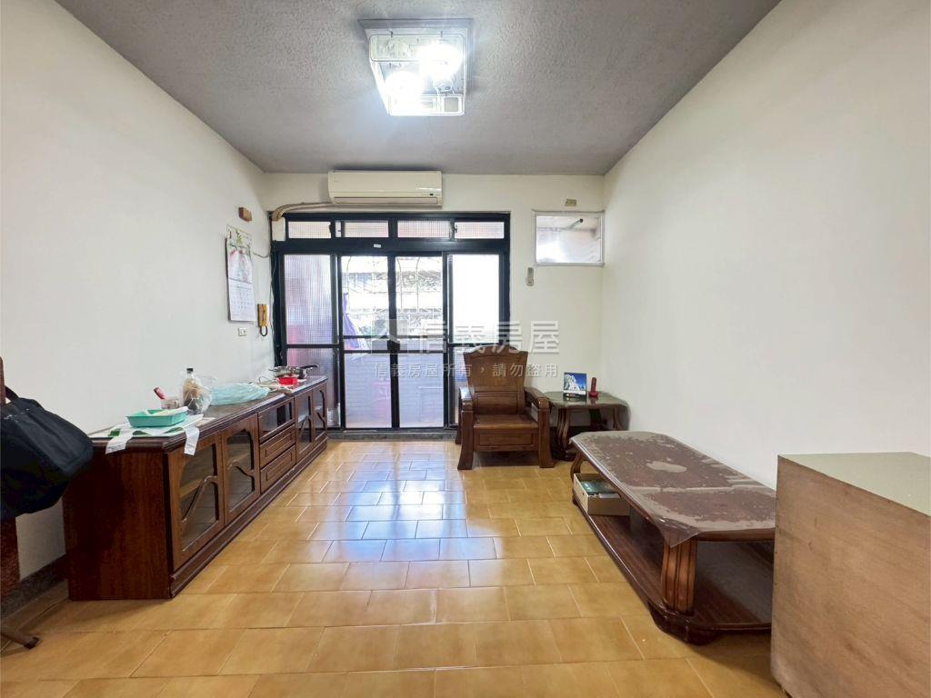 市區方正公寓３樓房屋室內格局與周邊環境