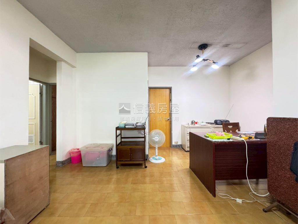 市區方正公寓３樓房屋室內格局與周邊環境