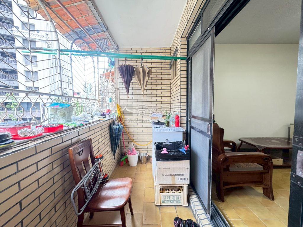 市區方正公寓３樓房屋室內格局與周邊環境