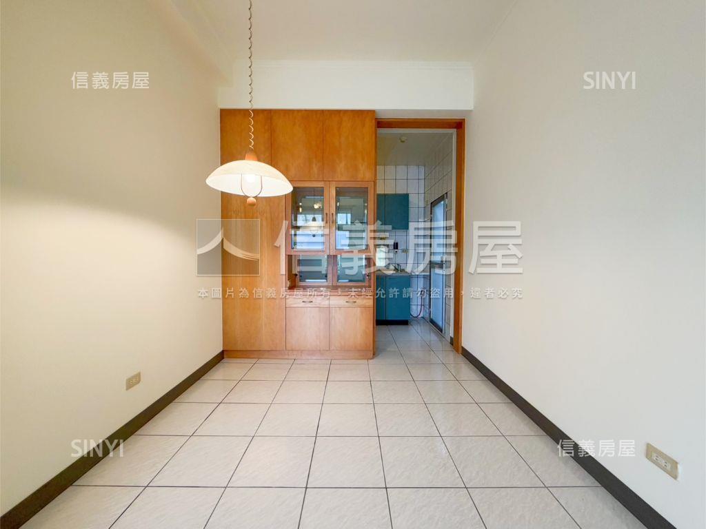 伴吾★壯麗山景三房車位房屋室內格局與周邊環境