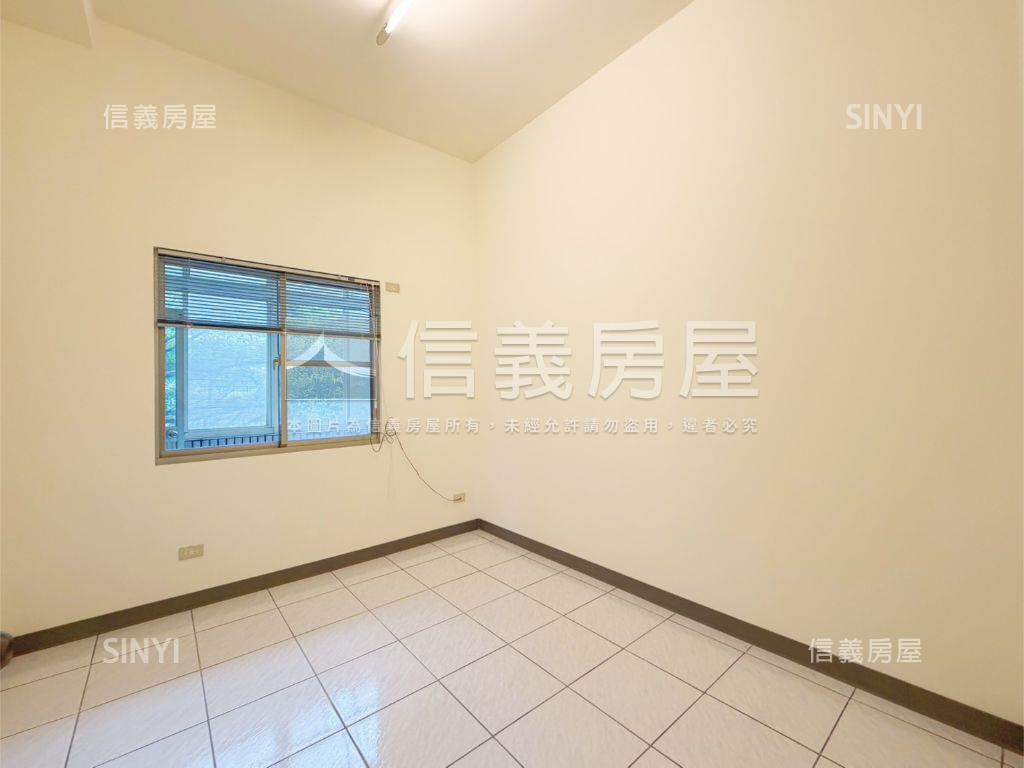 伴吾★壯麗山景三房車位房屋室內格局與周邊環境