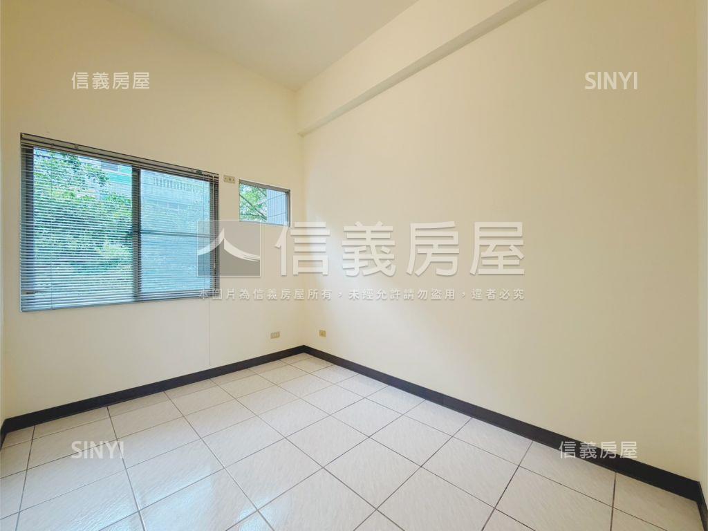 伴吾★壯麗山景三房車位房屋室內格局與周邊環境