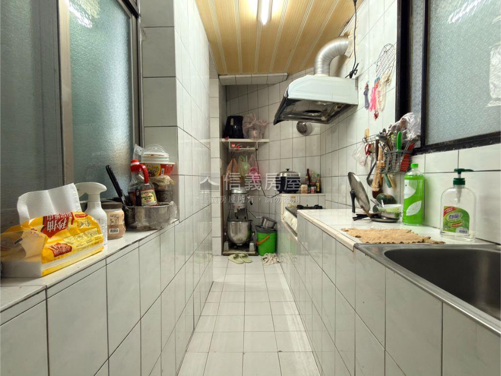 國光邊間２樓美寓房屋室內格局與周邊環境