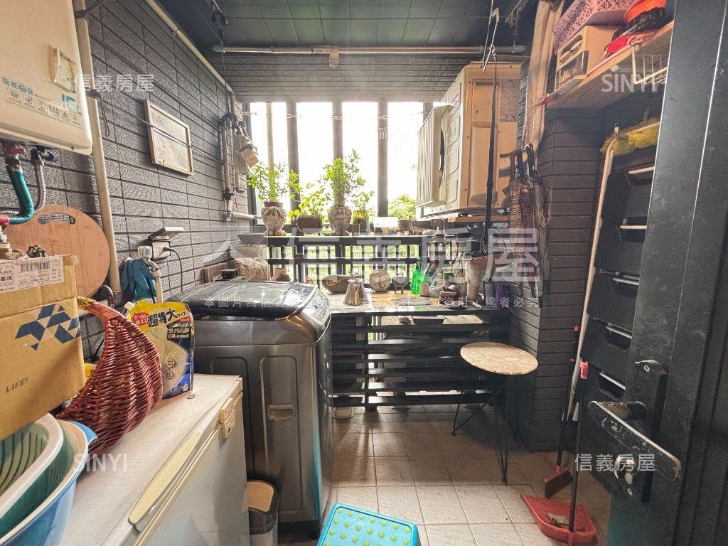 哲人德林綠景三房車位房屋室內格局與周邊環境