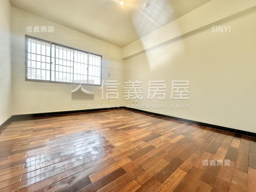 東興陽光採光大三房平車房屋室內格局與周邊環境