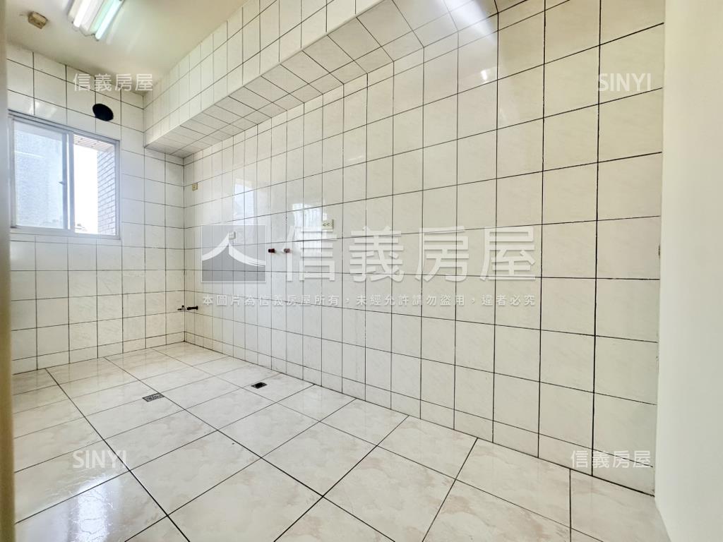 東興陽光採光大三房平車房屋室內格局與周邊環境