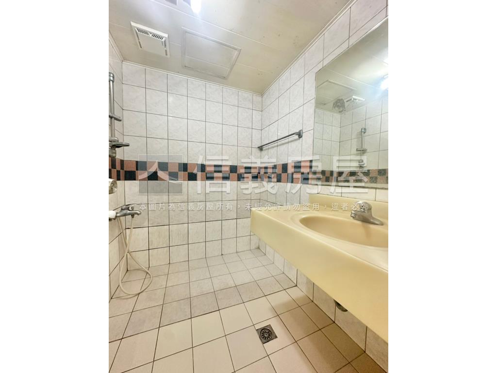 東興陽光採光大三房平車房屋室內格局與周邊環境