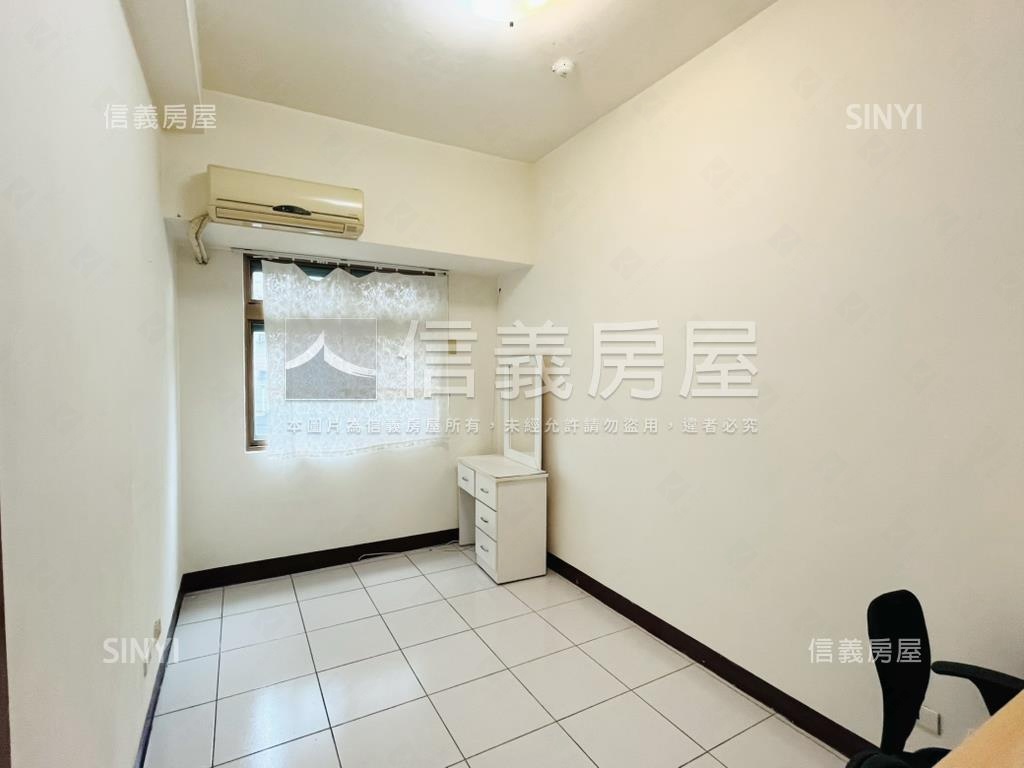 景安雙捷運～三房車位房屋室內格局與周邊環境