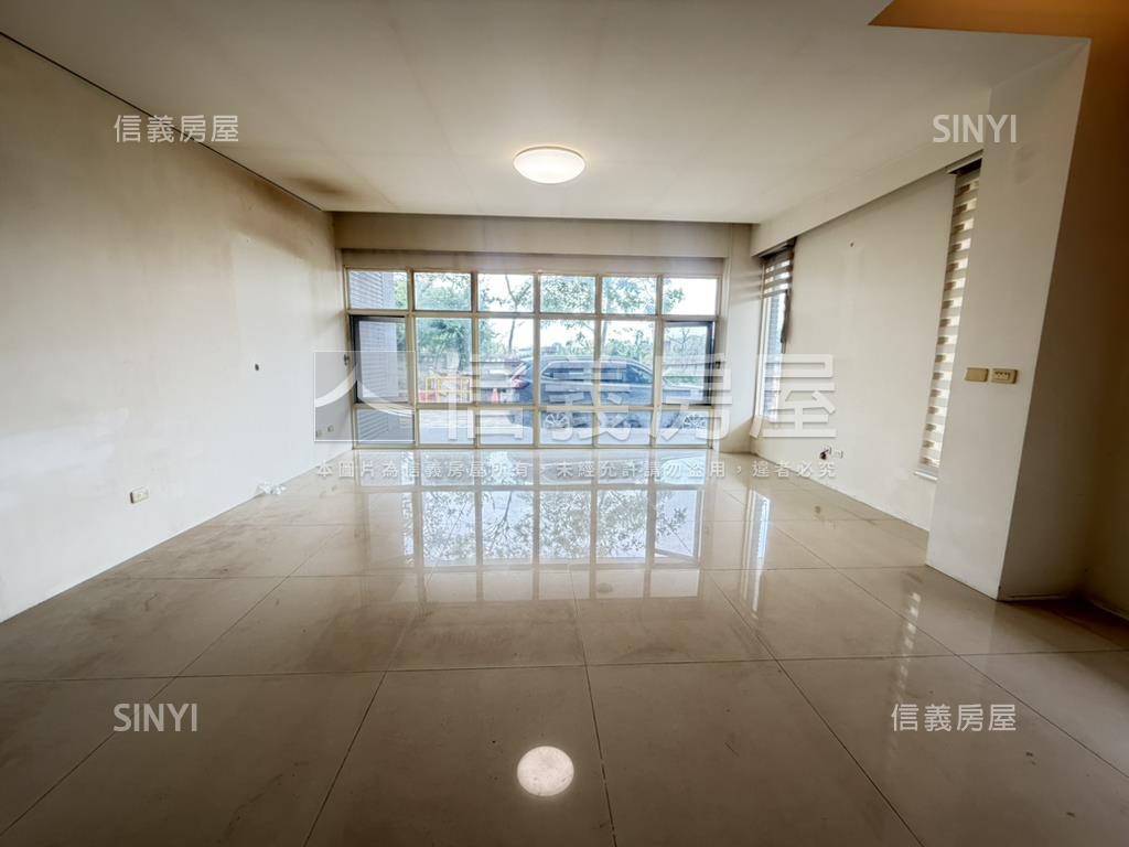 竹南正路邊方正漂亮農舍房屋室內格局與周邊環境