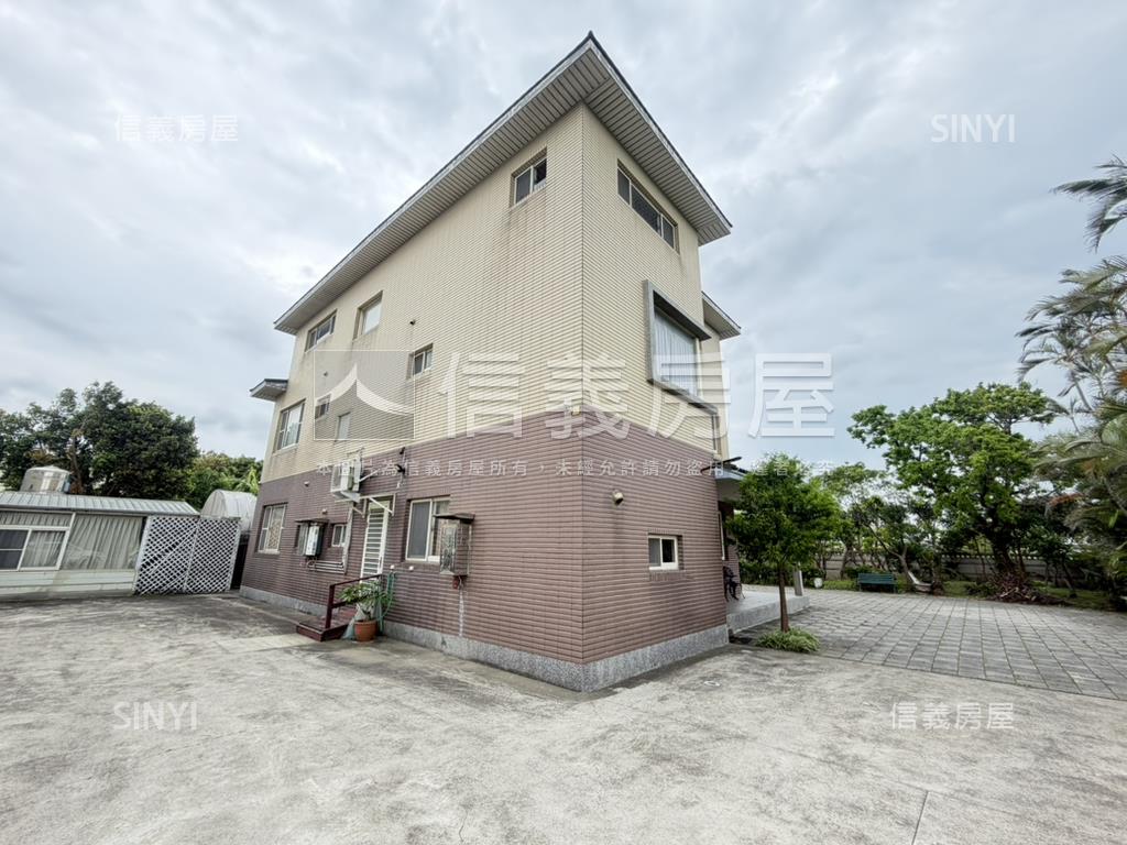 竹南正路邊方正漂亮農舍房屋室內格局與周邊環境