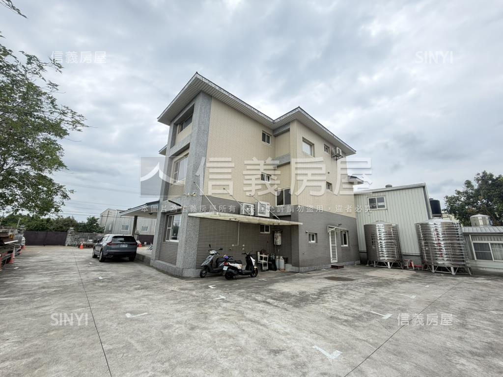 竹南正路邊方正漂亮農舍房屋室內格局與周邊環境