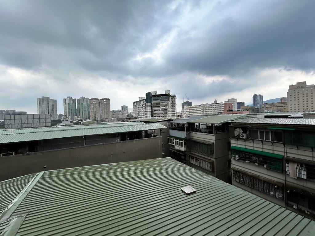 央北對面電梯大三房房屋室內格局與周邊環境