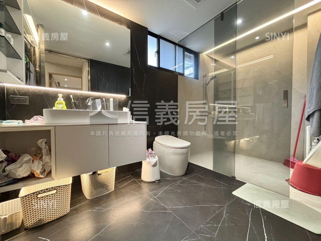 湖美大阪城採光電梯雙車墅房屋室內格局與周邊環境
