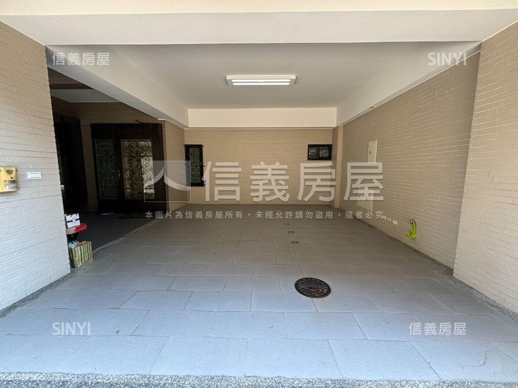 湖美大阪城採光電梯雙車墅房屋室內格局與周邊環境