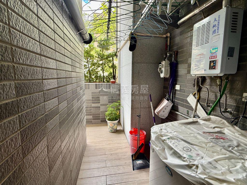 菁美學一樓庭院挑高２房房屋室內格局與周邊環境