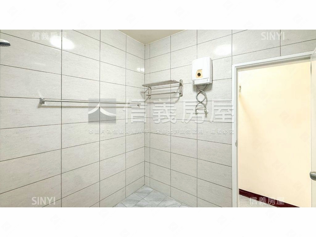 誠售！中國醫套房樹梢低總房屋室內格局與周邊環境