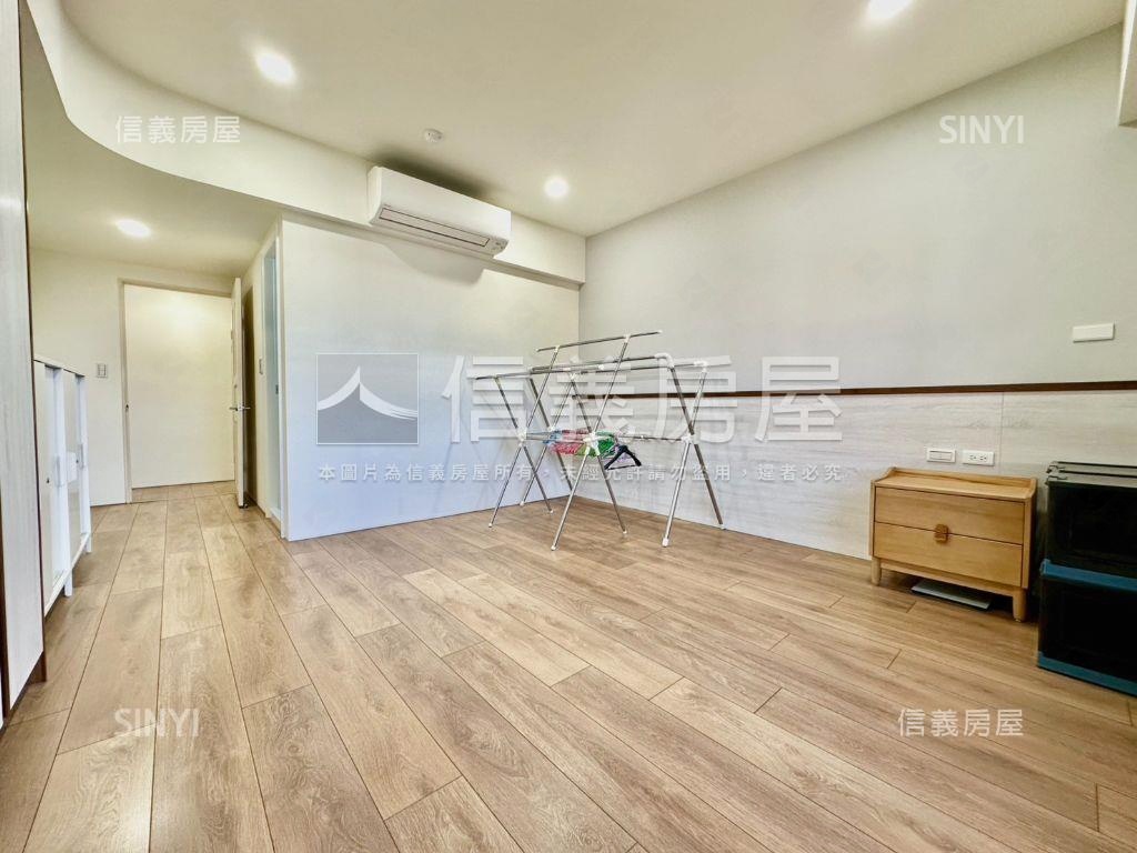 鄉林英國四房平面車位房屋室內格局與周邊環境